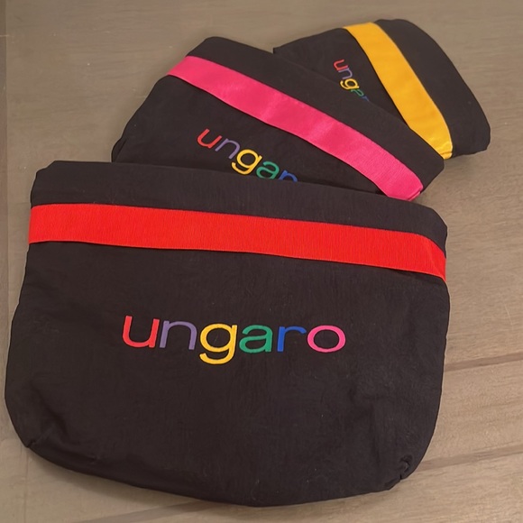 Emanuel Ungaro Paris Logo set of 3 cosmetic bags - Picture 2 of 13